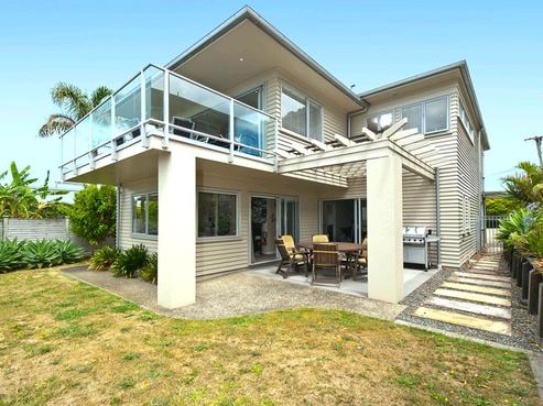 6 Newburn Road, Waiake