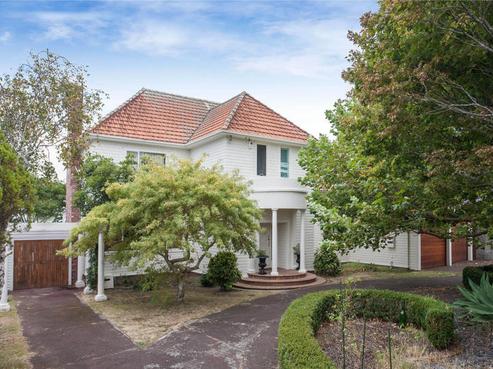 15 Tuhaere Street, Orakei