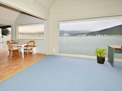 215 Portobello Road, The Cove