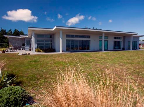 11 Tasman View Road, Paroa