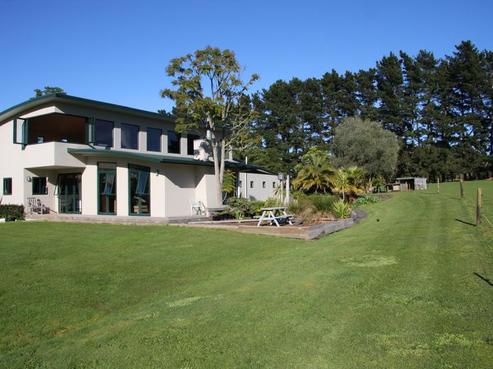 325 Parker Lane, Buckland