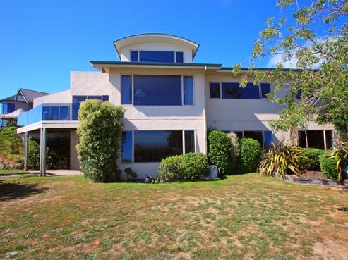 6 Windsor Drive, Britannia Heights