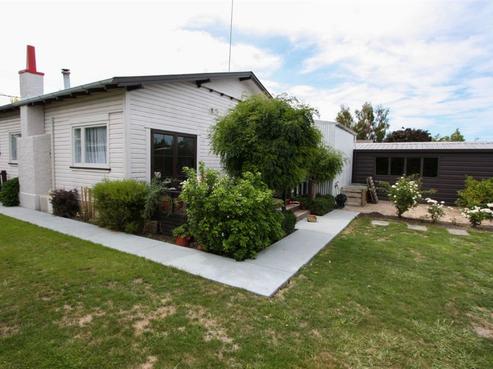 304 Willowpark Road South, Akina