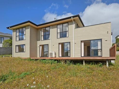7 Mcewen Crescent, Riverstone Terraces
