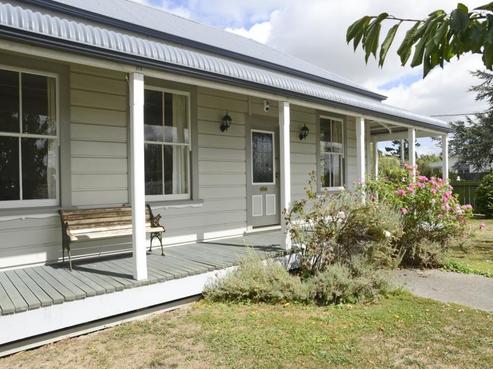 12 Roberts Street, Martinborough