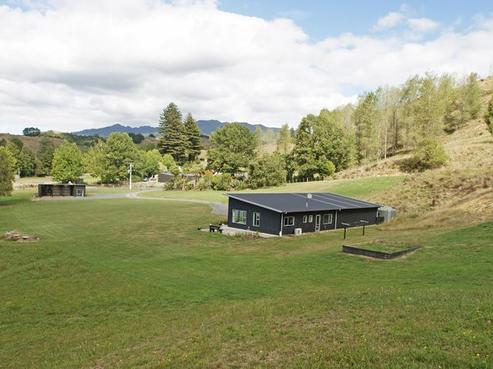 620 Limeworks Loop Road, Te Pahu