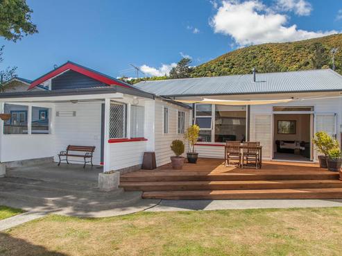 74 Wyndrum Avenue, Waterloo