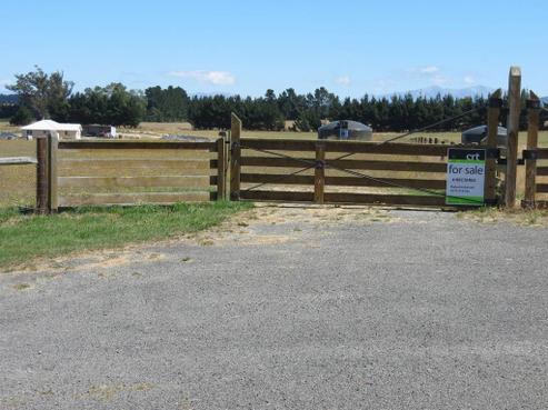 163 Davis Road, Cust