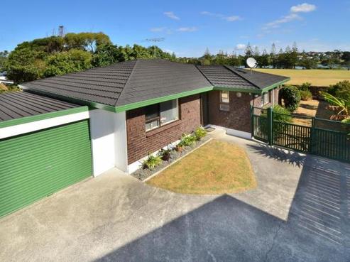 16B Centreway Road, Orewa
