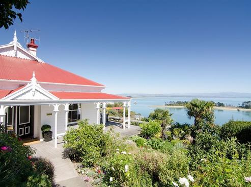 17 Albert Road, Stepneyville