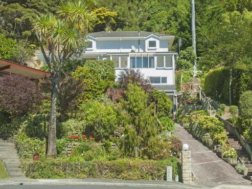 9 Chanel Grove, Waterloo