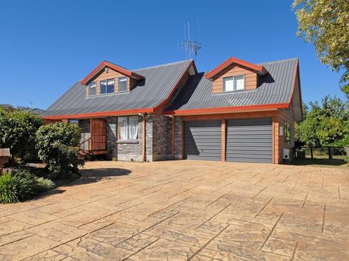 18 Essendon Court, Glenview