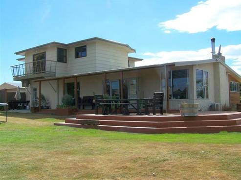 27 Rooneys Road, Weston