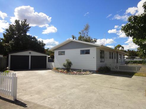 16 Christie Crescent, Havelock North