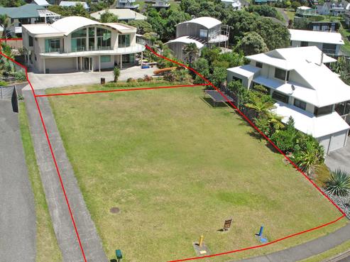 113 Oratia Place, Onemana