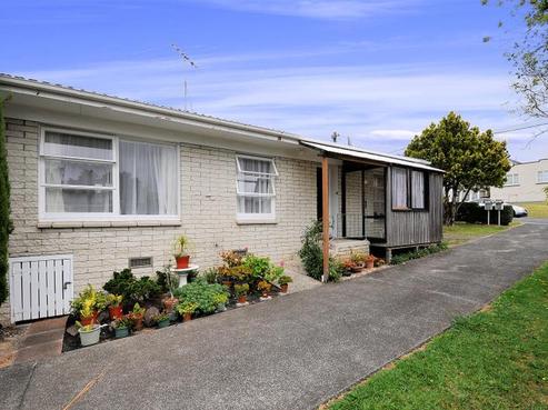 1/15 Woodall Place, Totara Vale