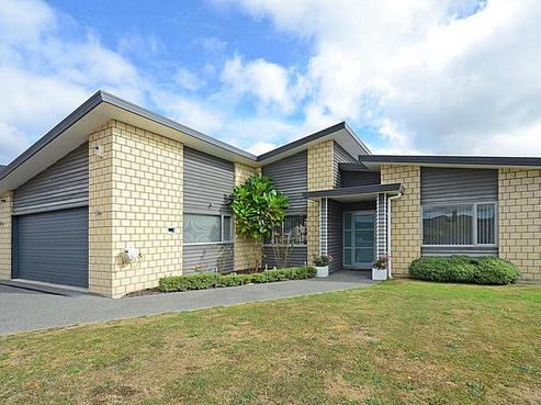 10 James Nairn Grove, Riverstone Terraces