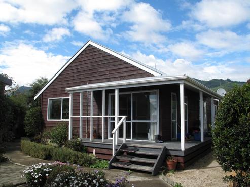 16 Washbourn Drive, Richmond
