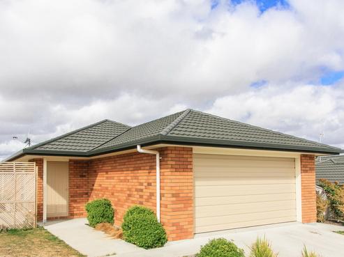19 Poplar Grove, Feilding