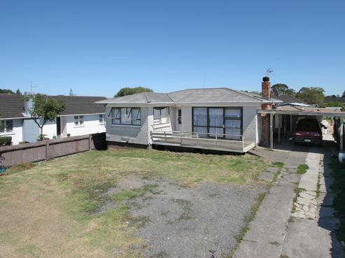 11 Williams Crescent, Otara