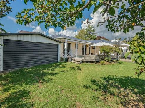 13 Unsworth Drive, Unsworth Heights