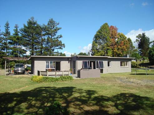 88 Main Road, Kauri