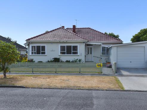 16 Arthur Street, Glenholme