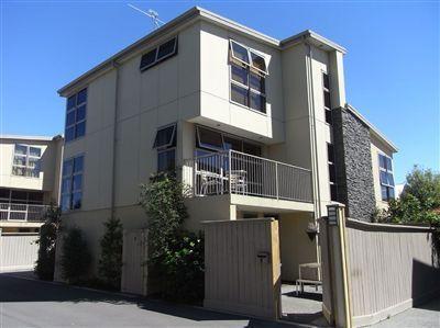 5 Elderwood Lane, Edgeware