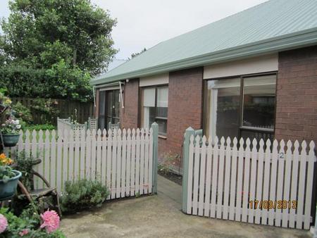 2/184 Racecourse Road, Sockburn
