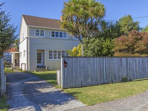 46 Athlone Crescent, Avalon
