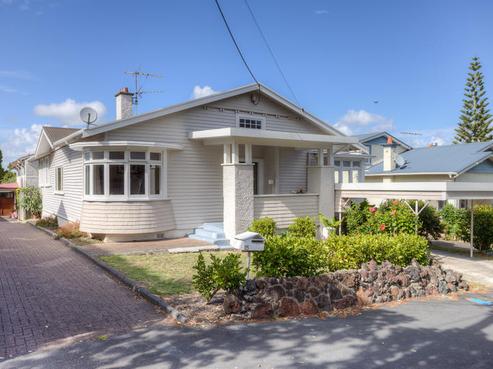 15 Ascot Avenue, Narrow Neck