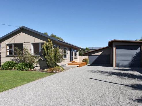 65 Batten Grove, The Pines Beach