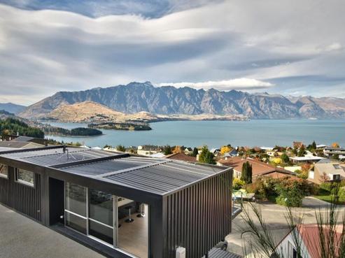 34 Avalon Crescent, Fernhill/Sunshine Bay