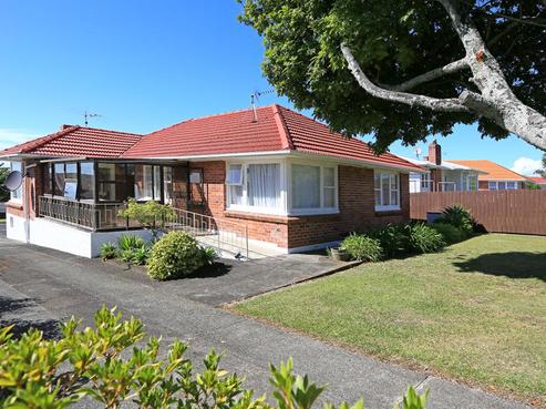 4319 Great North Road, Glendene