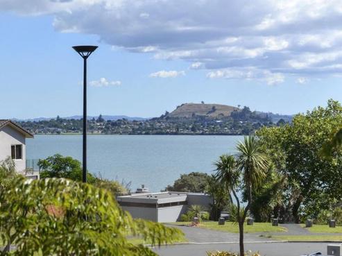 23 Compass Point Way, Half Moon Bay