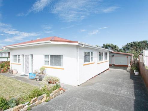 15 Aotea Street, Castlecliff