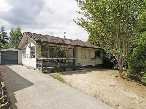 21B Cleveland Street, Bader