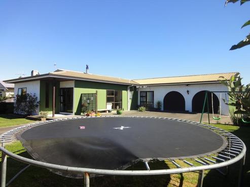 305 Lumsden Road, Akina