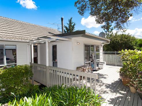 6 Tusac Place, Totara Vale