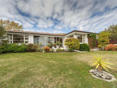 10 Lucienne Place, Hillsborough