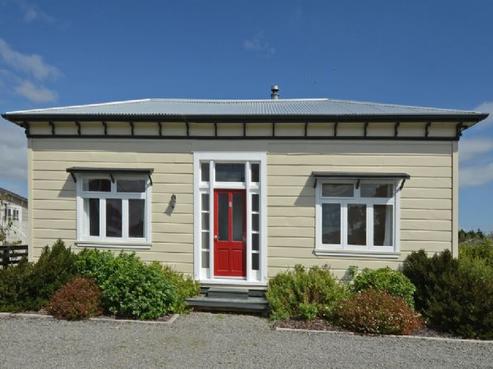 8 Esther Street, Martinborough