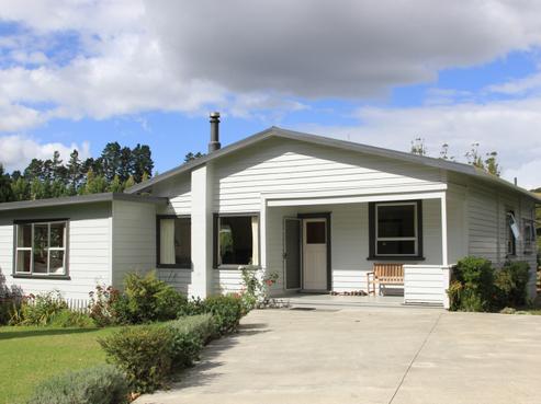 320 Peria Valley Road, Peria