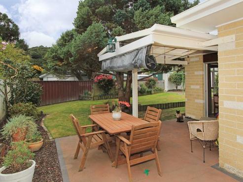 16 Helvetia Grove, Naenae