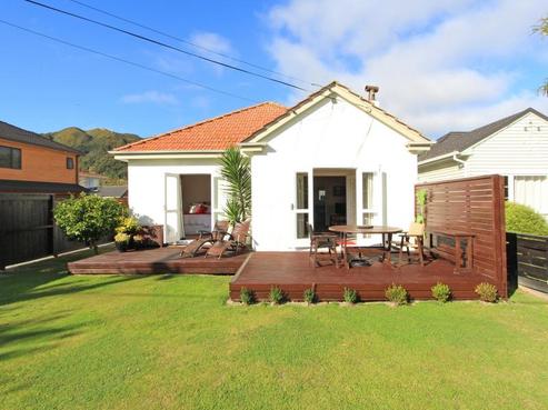 18 Rossiter Avenue, Waterloo
