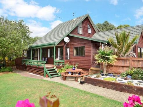 875 Whangaparaoa Road, Manly