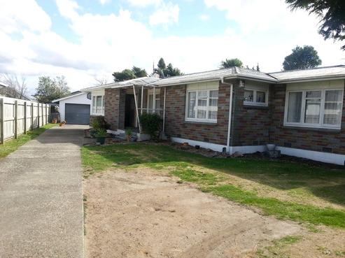 6 Grayson Avenue, Mangakakahi