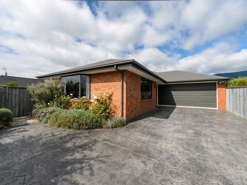 10B Maple Crescent, Richmond