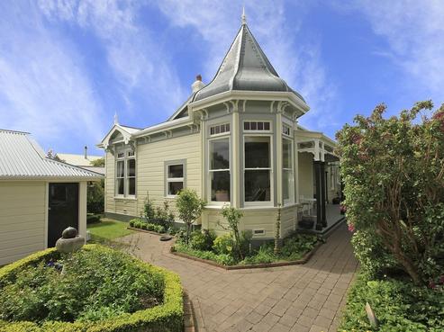 16 Bloomfield Terrace, Central Hutt