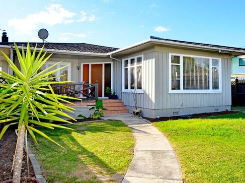 70 Pupuke Road, Hillcrest