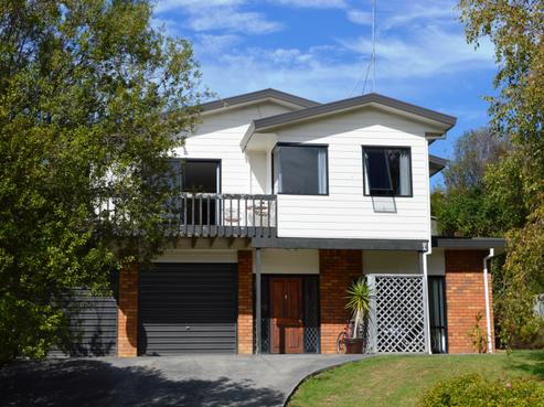 18 Kenneth Hopper Place, Manly